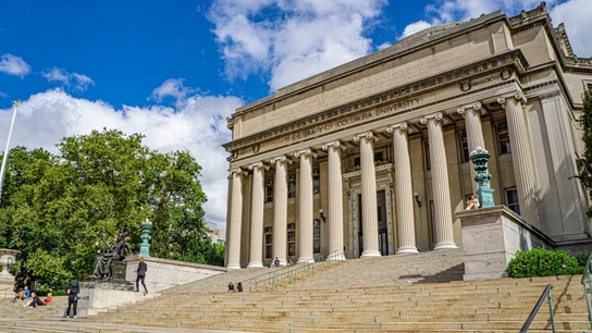 Fachada de la Biblioteca Memorial Low, de la Universidad de Columbia, en Nueva York Fachada de la Biblioteca Memorial Low, de la Universidad de Columbia, en Nueva York