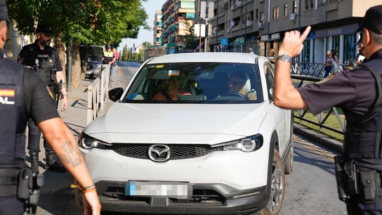 Amplio dispositivo policial en los juzgados de Granada para la entrega del hijo menor de Rivas al padre. Amplio dispositivo policial en los juzgados de Granada para la entrega del hijo menor de Rivas al padre.