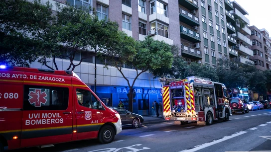 Ambulancia y Bomberos en Zaragoza, en una imagen de archivo. Ambulancia y Bomberos en Zaragoza, en una imagen de archivo.