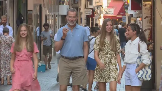 La familia real española de vacaciones. La familia real española de vacaciones.