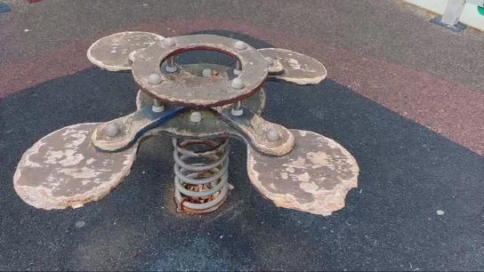 Imagen de un parque en estado de abandono Imagen de un parque en estado de abandono