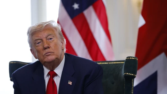 Trump lanza un ultimátum a Putin: le da "10 o 12 días" para llegar a un acuerdo de alto el fuego con Ucrania El presidente de Estados Unidos, Donald J. Trump, se reúne con el primer ministro británico en el campo de golf Trump Turnberry en Turnberry, Escocia, Gran Bretaña, el 28 de julio de 2025.