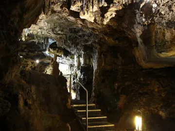 Cueva de los Enebralejos, en Prádena de la Sierra, Segovia Cueva de los Enebralejos, en Prádena de la Sierra, Segovia
