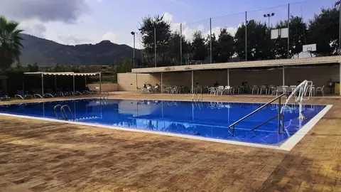 Piscina municipal de Vallés (Valencia) Piscina municipal de Vallés (Valencia)