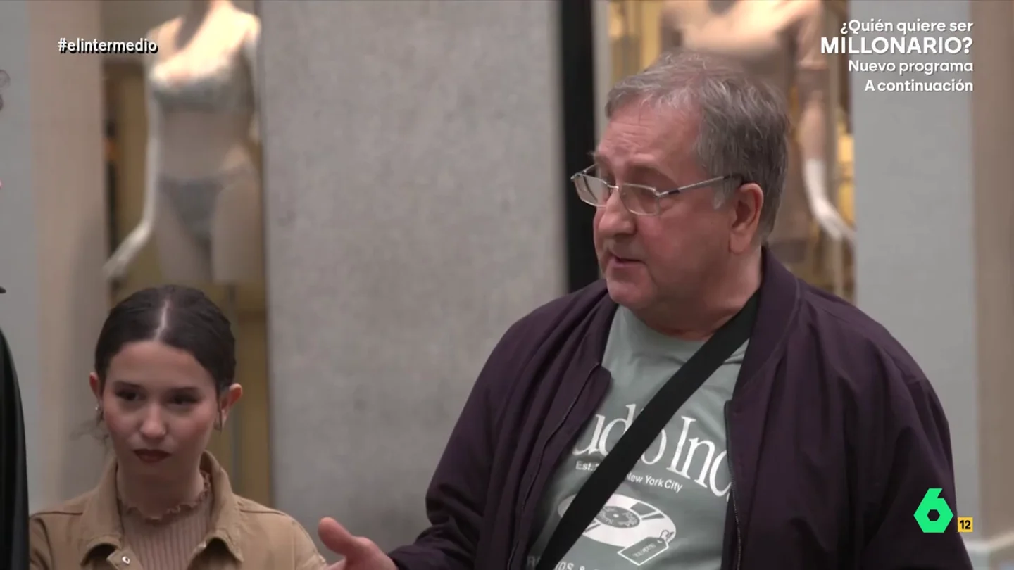 Un hombre critica que España se rearme: "Eso de engordarle las arcas de esos zumbaos (Trump y Putin)" Un hombre critica que España se rearme: "Eso de engordarle las arcas de esos zumbaos (Trump y Putin)"