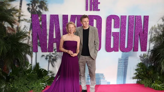 Pamela Anderson y Liam Neeson en la promoción de 'The Naked Gun'. Pamela Anderson y Liam Neeson en la promoción de 'The Naked Gun'.