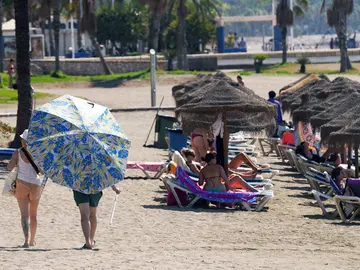 Altas temperaturas de hasta 40ºC, viento y olas activan hoy los avisos en diez provincias Altas temperaturas de hasta 40ºC, viento y olas activan hoy los avisos en diez provincias