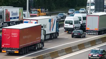 Autopista con restricción de camiones y turismos Autopista con restricción de camiones y turismos