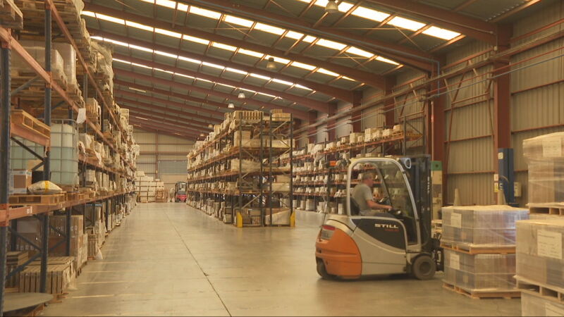 Nave comercial