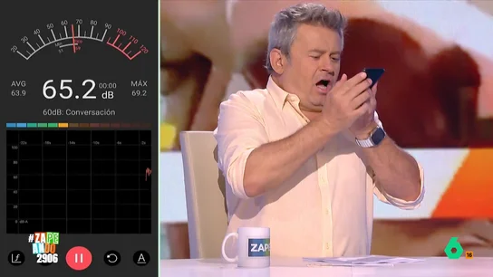 Descubre quién ha sido el ganador de la competición de gritos de Zapeando Quique Peinado proponer a Miki Nadal una curiosa competición: debe intentar superar en decibelios al grito de todo el público de Zapeando. ¿Conseguirá superar el reto? No te lo pierdas en el vídeo principal.