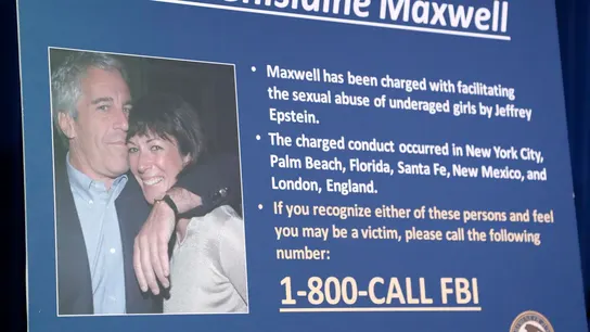 Ghislaine Maxwell, con Jeffrey Epstein Ghislaine Maxwell, con Jeffrey Epstein