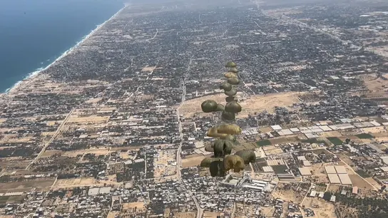 Ayuda humanitaria lanzada por España en Gaza Ayuda humanitaria lanzada por España en Gaza