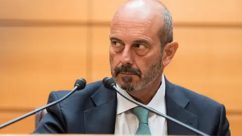 El presidente de la mesa del senado, Pedro Manuel Rollán Ojeda. El presidente de la mesa del senado, Pedro Manuel Rollán Ojeda.