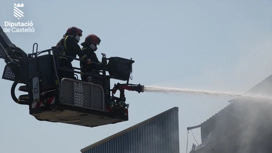 Dan por extinguido el incendio en Vinaròs Dan por extinguido el incendio en Vinaròs