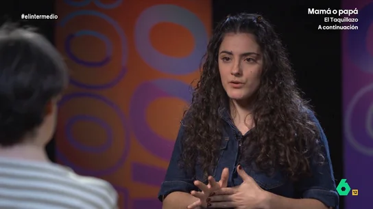 María Aperador, tajante sobre subir fotos de menores a la red: "Se habla de la 'Dark web' y no hace falta irse tan lejos" Como explicaba a Thais Villas en 'Ok Boomer', existen grupos de Telegram en los que se comparten fotografías de menores que obtienen, por ejemplo, a través de las redes sociales.