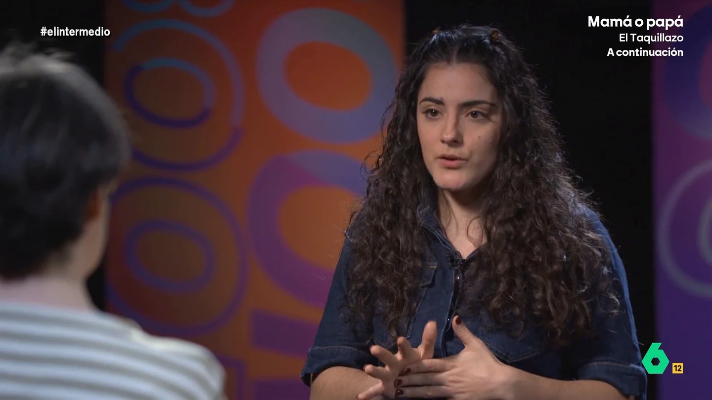 María Aperador, tajante sobre subir fotos de menores a la red: "Se habla de la 'Dark web' y no hace falta irse tan lejos" Como explicaba a Thais Villas en 'Ok Boomer', existen grupos de Telegram en los que se comparten fotografías de menores que obtienen, por ejemplo, a través de las redes sociales.
