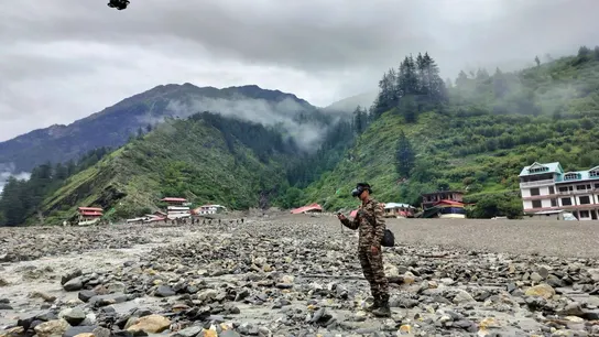 Labores de búsqueda en zona de Dharali, en el estado de Uttarakhand, India, tras el deslizamiento de tierra. Labores de búsqueda en zona de Dharali, en el estado de Uttarakhand, India, tras el deslizamiento de tierra.