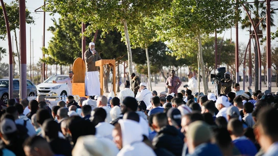 Los musulmanes celebran la fiesta del Fin del Ramadán, a 10 de abril de 2024, en Almería (Andalucía, España). Los musulmanes celebran la fiesta del Fin del Ramadán, a 10 de abril de 2024, en Almería (Andalucía, España).