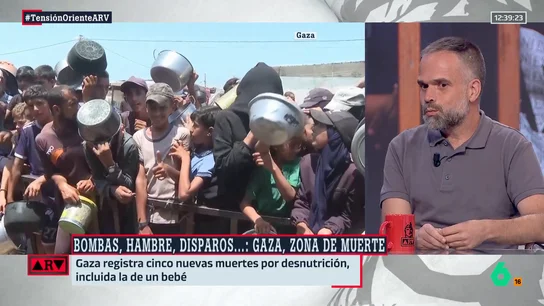 Un médico en Gaza denuncia que les están "quitando la dignidad": "Iba con ilustres cirujanos a robar comida vestidos en pijama" Un médico en Gaza denuncia que les están "quitando la dignidad": "Iba con ilustres cirujanos a robar comida vestidos en pijama"