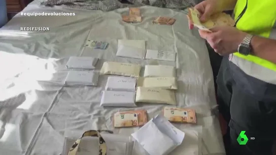 Sorpresa tras la puerta: lo que hallaron en la casa de los acusados de estafar a Amazon Sorpresa tras la puerta: lo que hallaron en la casa de los acusados de estafar a Amazon