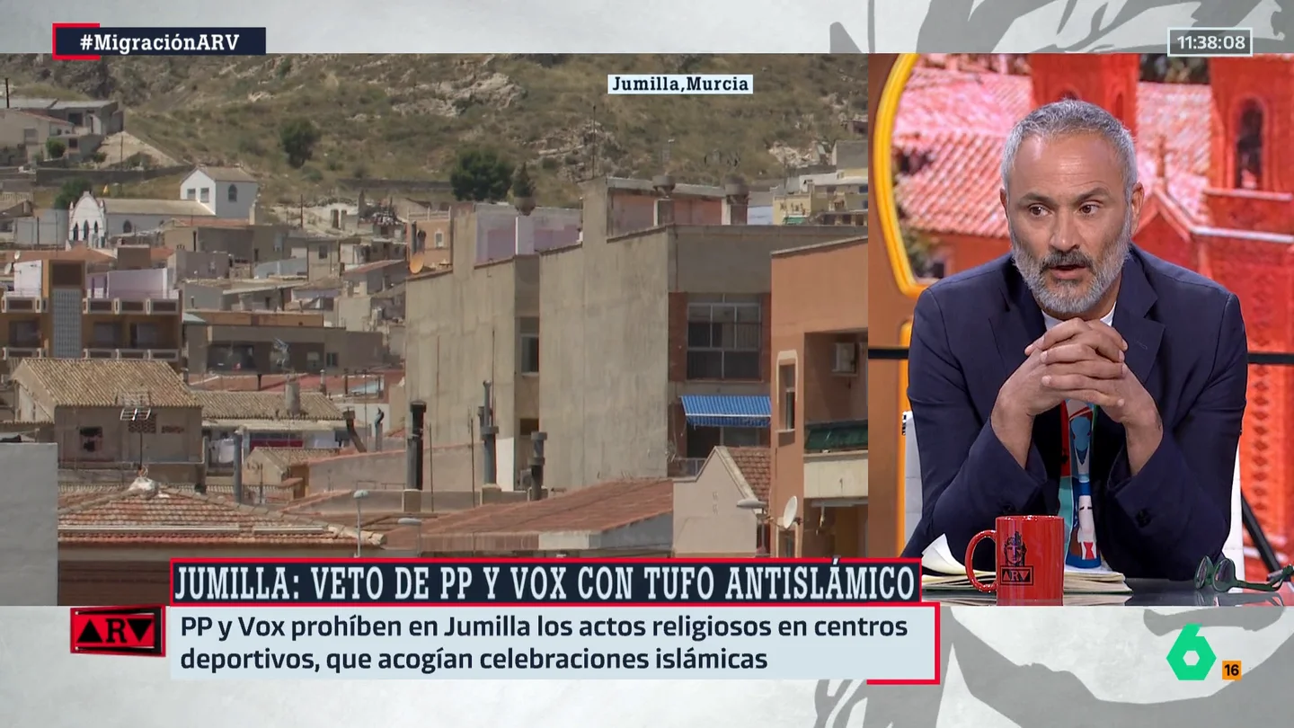 Martínez-Vares, tajante sobre la polémica en Jumillas, Murcia: "¿Qué les ocurre a estos patriotas de bandera que no ven más allá de su mundo reducido?" Martínez-Vares, tajante sobre la polémica en Jumillas, Murcia: "¿Qué les ocurre a estos patriotas de bandera que no ven más allá de su mundo reducido?"