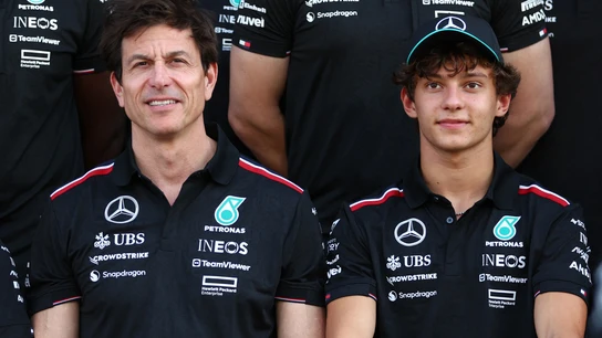 Toto Wolff y Kimi Antonelli Toto Wolff y Kimi Antonelli