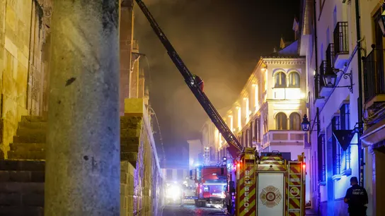Los Bomberos, en la Mezquita de Córdoba Los Bomberos, en la Mezquita de Córdoba