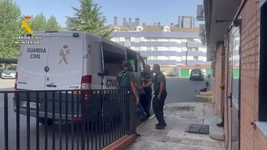 La Guardia Civil ha detenido a un hombre como supuesto responsable del incendio forestal declarado en Mombeltrán (Ávila) el 28 de julio. La Guardia Civil ha detenido a un hombre como supuesto responsable del incendio forestal declarado en Mombeltrán (Ávila) el 28 de julio.