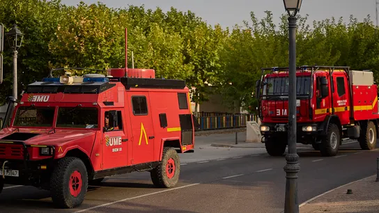Dos vehículos de la Unidad Militar de Emergencias (UME) Dos vehículos de la Unidad Militar de Emergencias (UME)