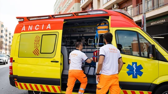 Imagen de archivo de una ambulancia en Valencia. Imagen de archivo de una ambulancia en Valencia.