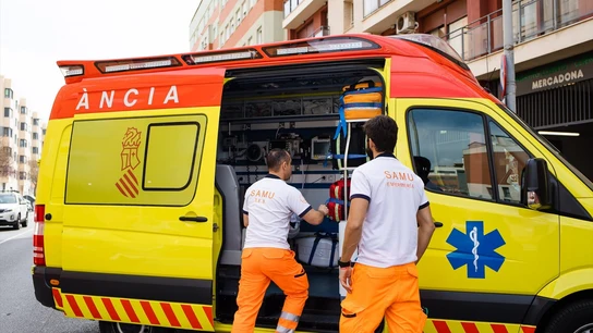 Imagen de archivo de una ambulancia en Valencia. Imagen de archivo de una ambulancia en Valencia.