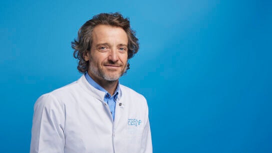 El Dr. Javier Albares