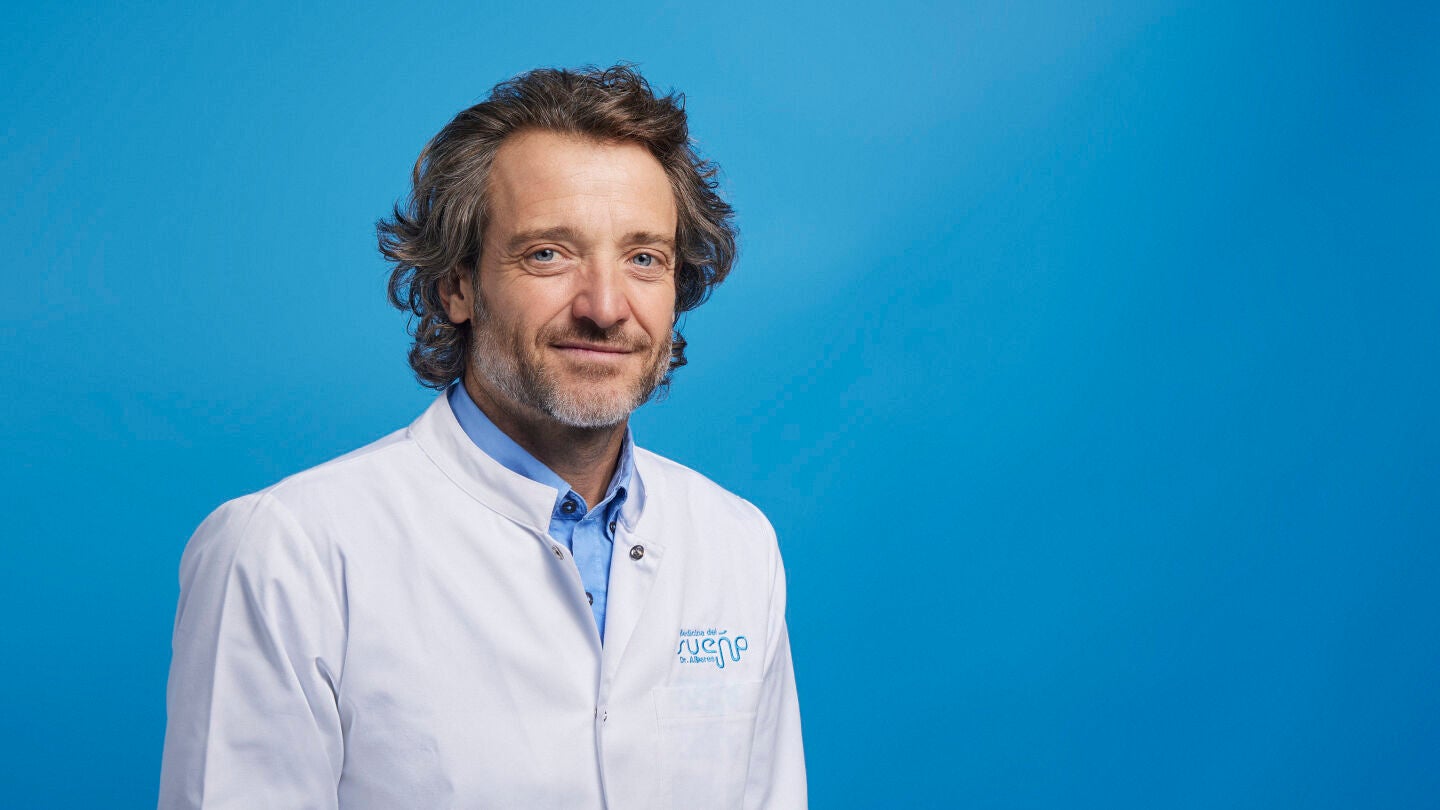 El Dr. Javier Albares