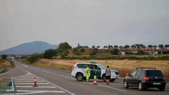 Investigada una mujer en Muxía (A Coruña) como presunta autora de cinco incendios forestales. Investigada una mujer en Muxía (A Coruña) como presunta autora de cinco incendios forestales.