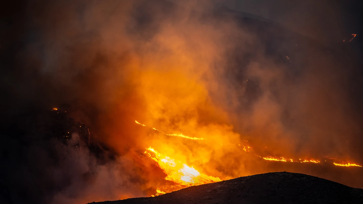 Un incendio forestal en Chios (Grecia), a 12 de agosto de 2025 Un incendio forestal en Chios (Grecia), a 12 de agosto de 2025