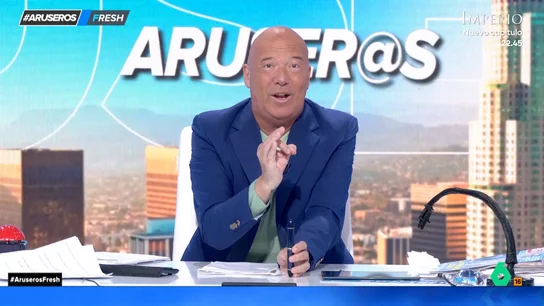 Alfonso Arús, harto de los manuales en miles de idiomas: "Estoy hasta el gorro de folletos en ruso" Alfonso Arús, harto de los manuales en miles de idiomas: "Estoy hasta el gorro de folletos en ruso"