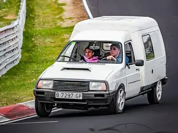 Citroën C15 en el circuito de Nürburgring Citroën C15 en el circuito de Nürburgring