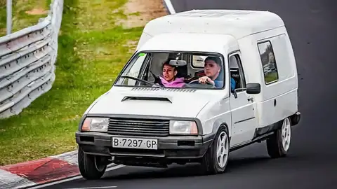 Citroën C15 en el circuito de Nürburgring Citroën C15 en el circuito de Nürburgring