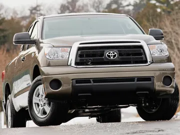 El Toyota Tundra es un enorme pick-up que no se vende en Europa, en la imagen, un ejemplar de la segunda generación El Toyota Tundra es un enorme pick-up que no se vende en Europa, en la imagen, un ejemplar de la segunda generación