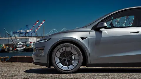 La llanta indestructible y antibordillos existe y es para Tesla Llantas para Tesla