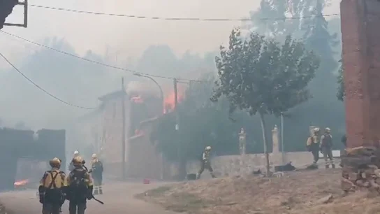 Imágenes de un incendio en Castrocalbón Imágenes de un incendio en Castrocalbón