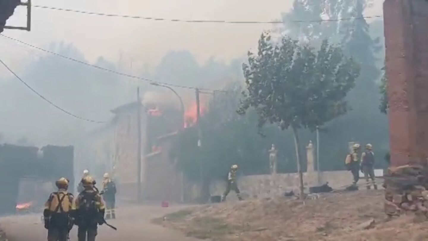 Imágenes de un incendio en Castrocalbón