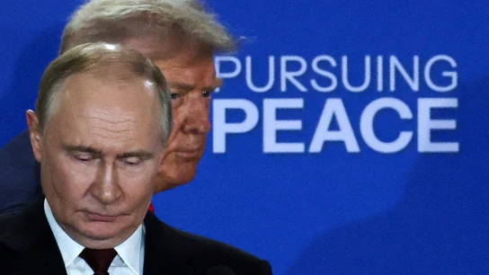 Trump, detrás de Putin Trump, detrás de Putin