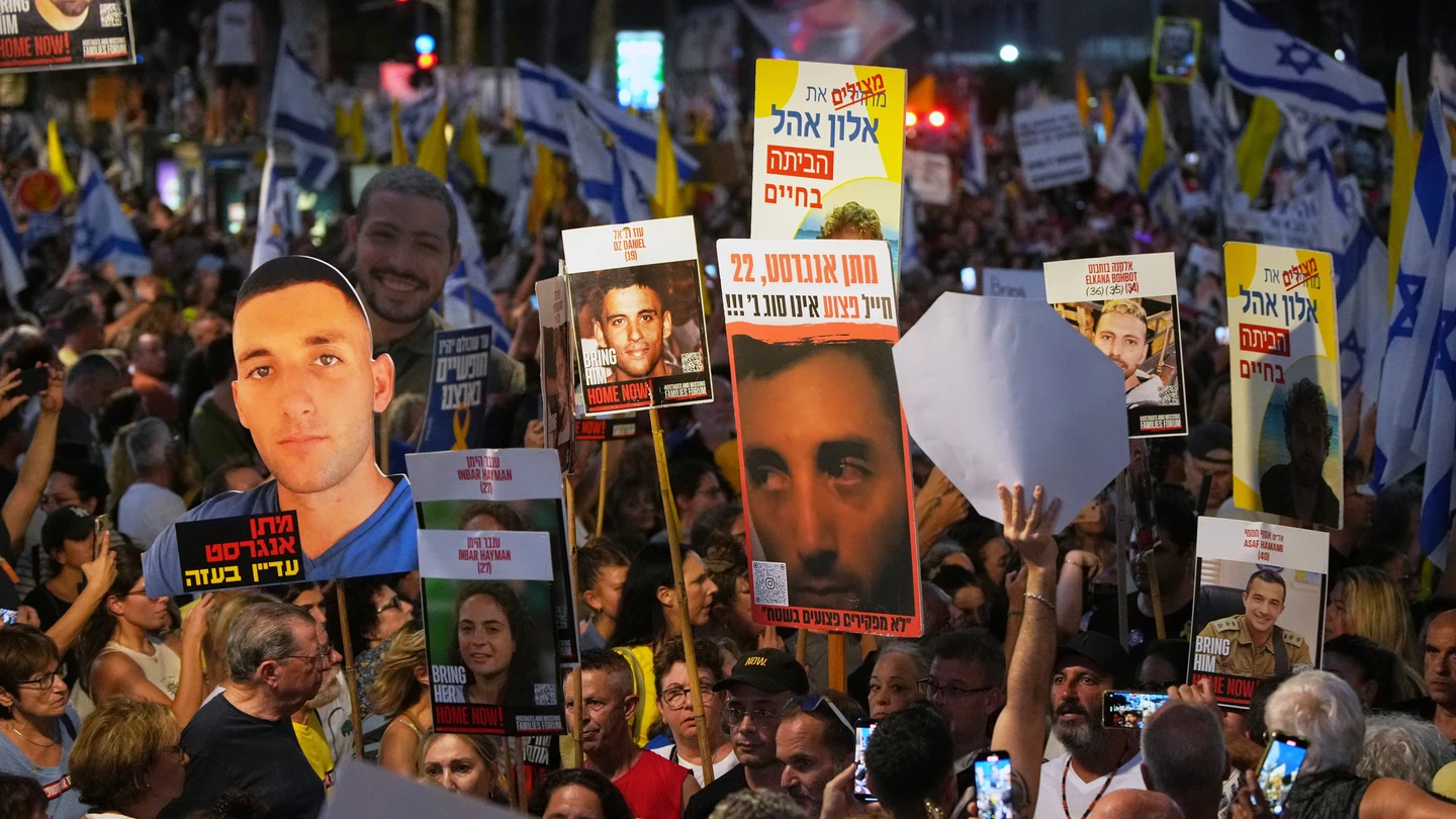 Protestas en Tel Aviv por los rehenes y el fin de la guerra en Gaza. Protestas en Tel Aviv por los rehenes y el fin de la guerra en Gaza.