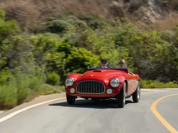El diseño del Ferrari 212 Export Touring Barchetta contrasta de forma brutal con el diseño de los Ferrari modernos El diseño del Ferrari 212 Export Touring Barchetta contrasta de forma brutal con el diseño de los Ferrari modernos