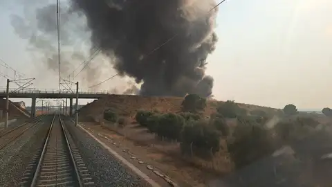 Suspendida la alta velocidad Madrid-Andalucía por un incendio en Yeles (Toledo) Suspendida la alta velocidad Madrid-Andalucía por un incendio en Yeles (Toledo)