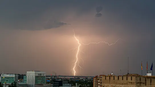 Imagen de archivo de una tormenta con rayos Imagen de archivo de una tormenta con rayos