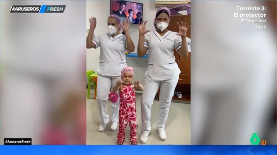 La divertida coreografía de la pequeña Mari Ángeles con sus enfermeras para celebrar que se acabó la quimio La divertida coreografía de la pequeña Mari Ángeles con sus enfermeras para celebrar que se acabó la quimio
