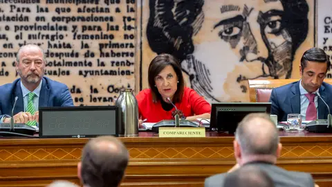 La ministra de Defensa, Margarita Robles (c), durante la comparecencia ante la Comisión de Defensa, en el Senado, a 26 de agosto de 2025, en Madrid (España). La ministra de Defensa, Margarita Robles (c), durante la comparecencia ante la Comisión de Defensa, en el Senado, a 26 de agosto de 2025, en Madrid (España).