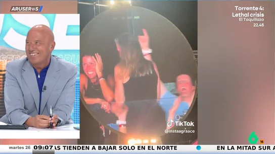 Alfonso Arús propone a Chris Martin (Coldplay) un concurso de 'kiss cam' en sus conciertos: "¿Son amantes?" Alfonso Arús propone a Chris Martin (Coldplay) un concurso de 'kiss cam' en sus conciertos: "¿Son amantes?"
